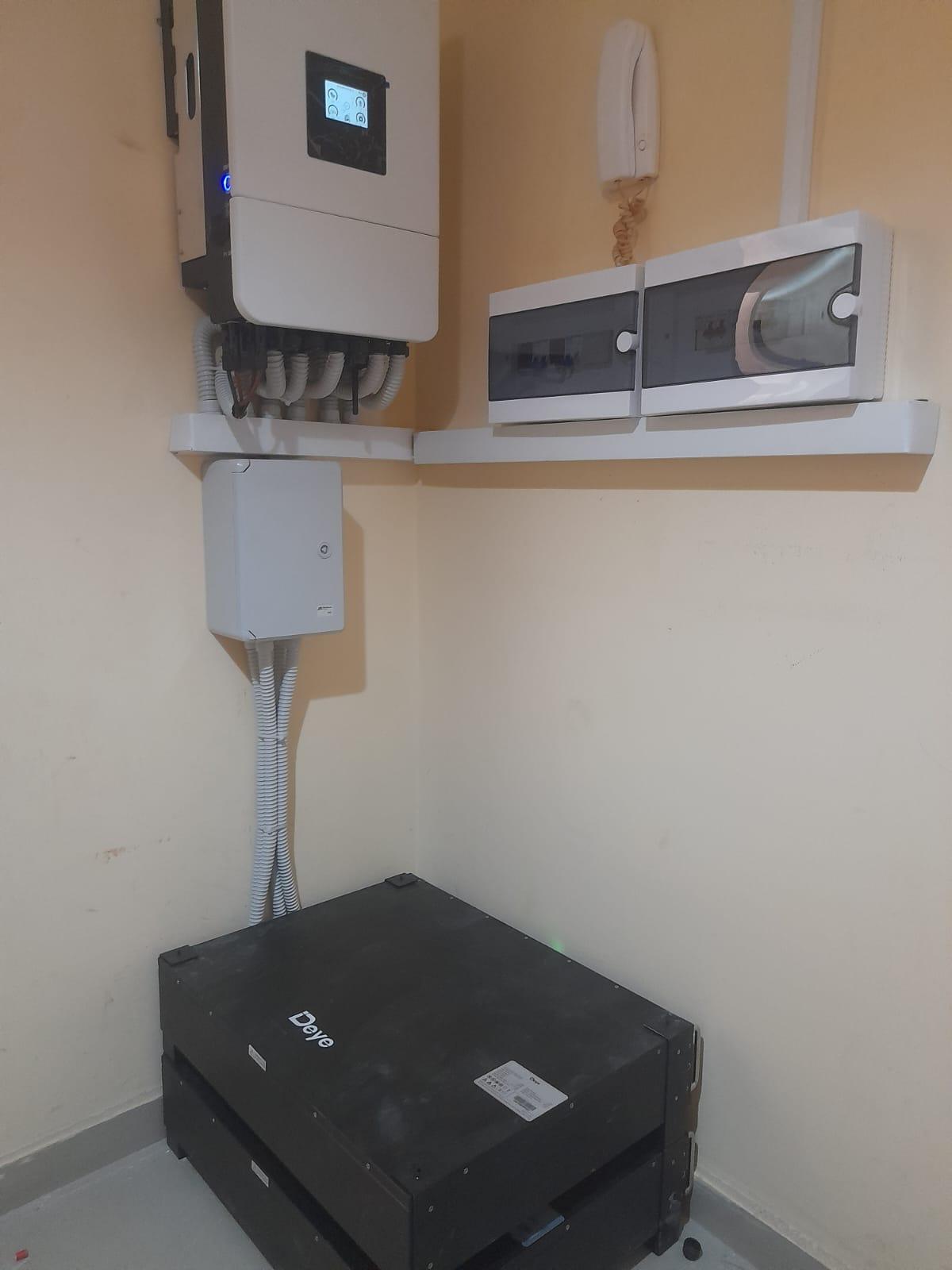 8Kw hybrid solar system